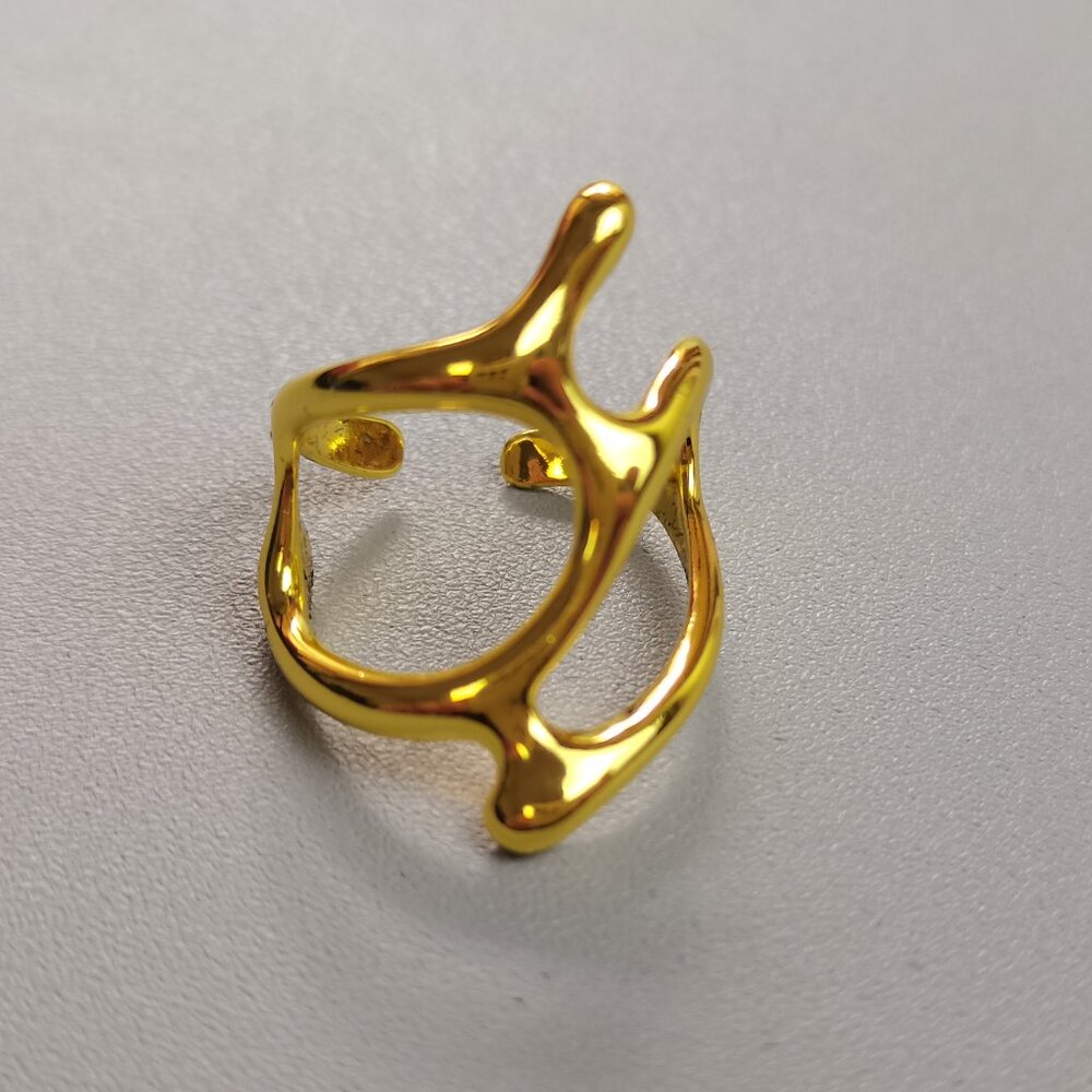 Second-hand women's fashionable and personalized rings